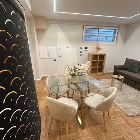 Morea 18 Elegant Independent Apartment Bari